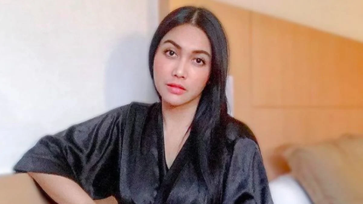 Denada Tak Hadir? Alasan di Balik Pemakaman Emilia Contessa