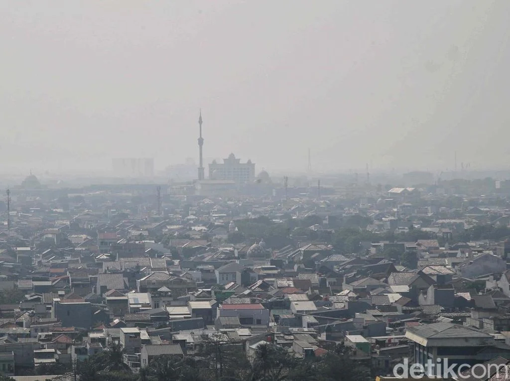 Polusi Udara: Surabaya & Tangsel Terburuk di Indonesia!